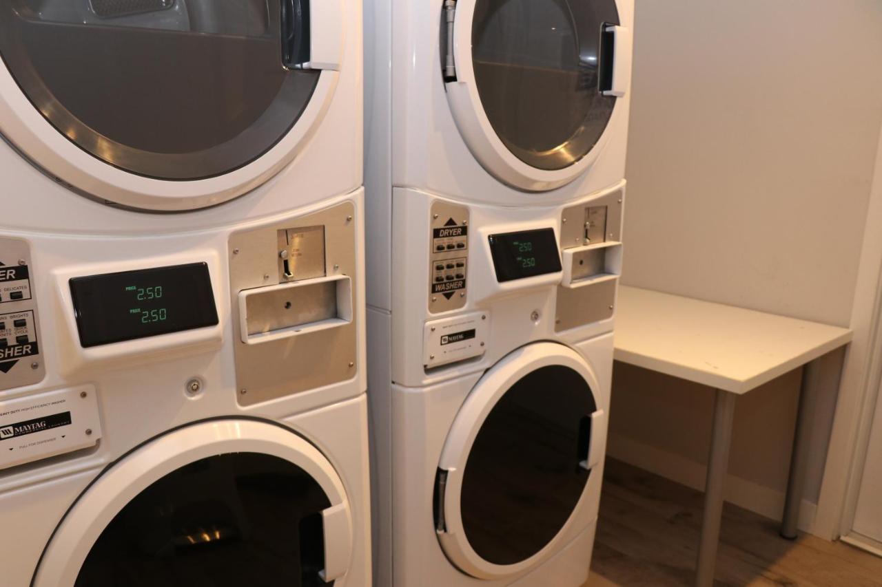 A Stylish Stay W/ A Queen Bed, Heated Floors.. #14 브루클라인 외부 사진