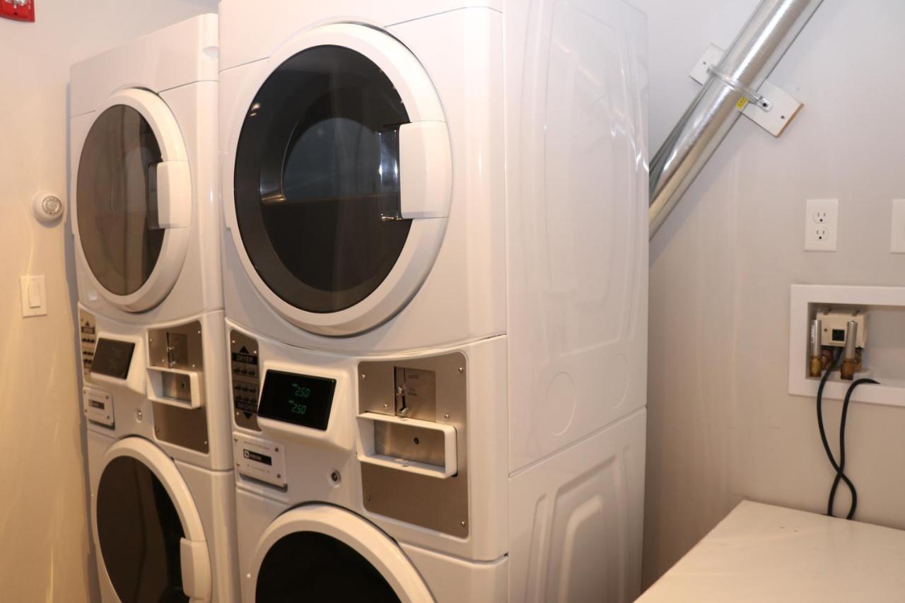 A Stylish Stay W/ A Queen Bed, Heated Floors.. #14 브루클라인 외부 사진